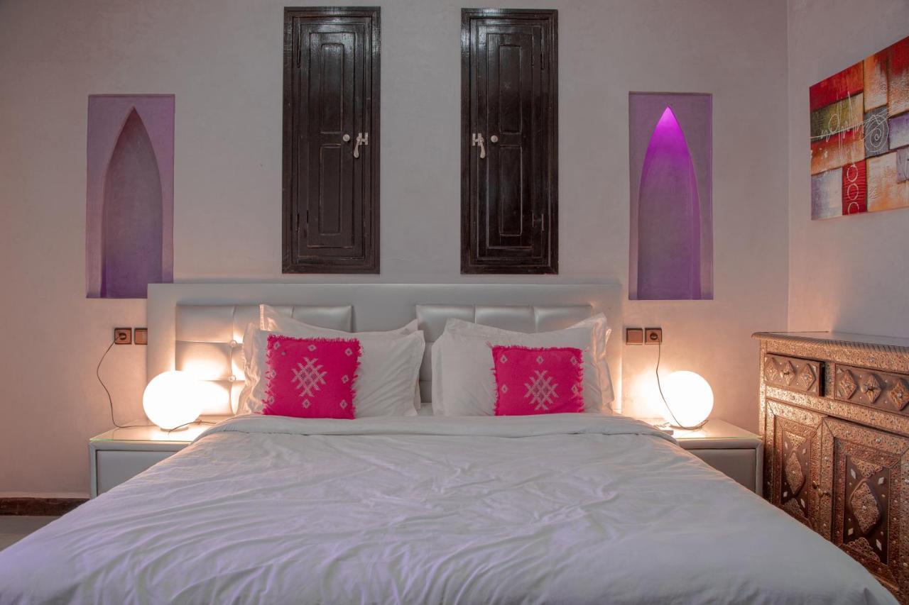 Jnanat Aicha Guesthouse Wawizelte Bagian luar foto
