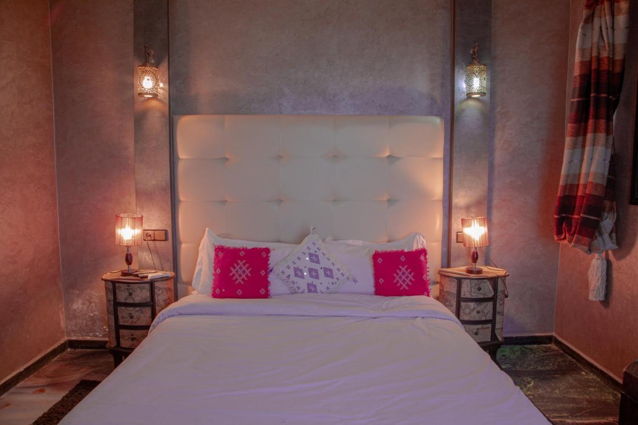 Jnanat Aicha Guesthouse Wawizelte Bagian luar foto