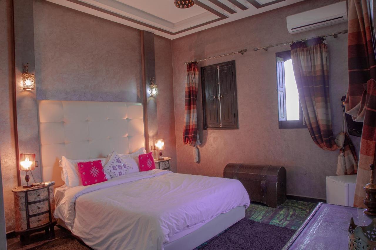 Jnanat Aicha Guesthouse Wawizelte Bagian luar foto