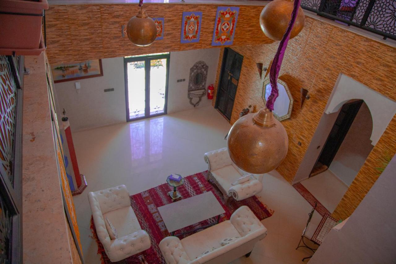 Jnanat Aicha Guesthouse Wawizelte Bagian luar foto