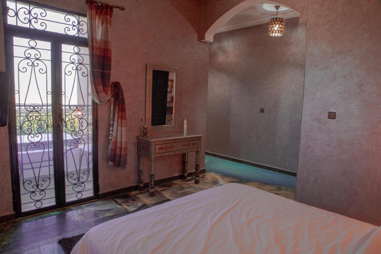 Jnanat Aicha Guesthouse Wawizelte Bagian luar foto