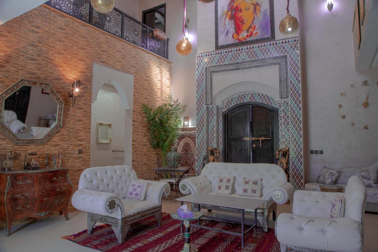 Jnanat Aicha Guesthouse Wawizelte Bagian luar foto