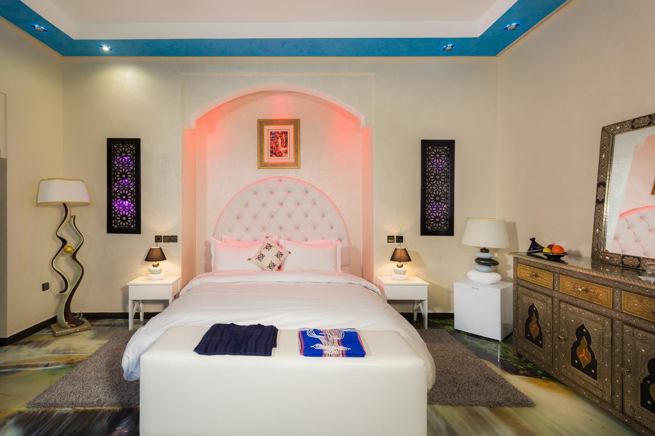 Jnanat Aicha Guesthouse Wawizelte Bagian luar foto